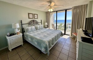 2 slaapkamers, een strijkplank/strijkijzer, gratis wifi, beddengoed