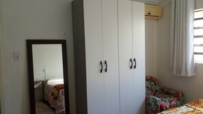 2 عدّة غرف نوم ومكتب وواي فاي مجانًا وملاءات أسرّة