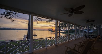 Nouveau! Lake Wateree Camden Cottage avec un nouveau quai et une rampe - entièrement rénovée!