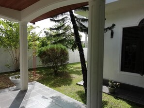 Exterior detail - Hotel New Eye (Dambulla)