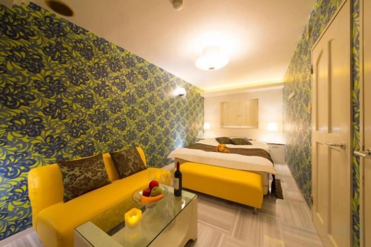 Down duvets, blackout curtains, soundproofing, free WiFi