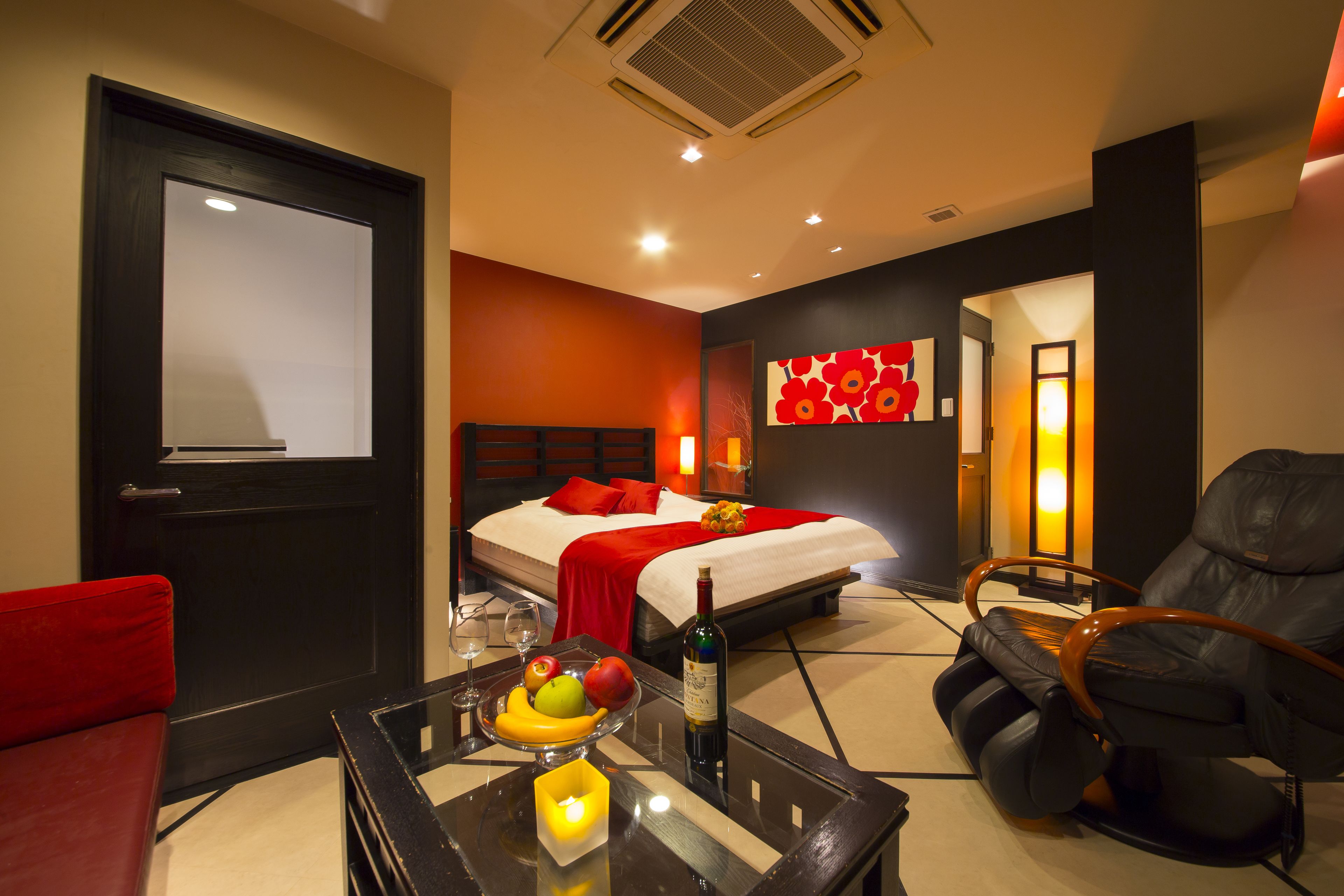 superior double room | interior detail