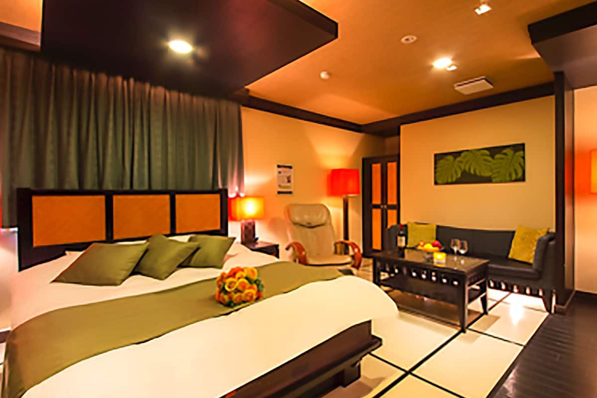 superior double room | down duvets, individually decorated, individually furnished