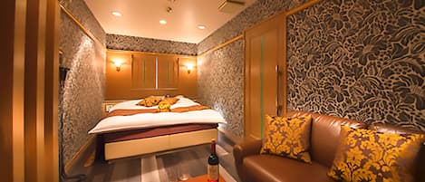 Standard Double Room | Down duvets, individually decorated, individually furnished