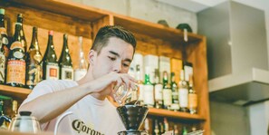 Cafe - HIPPO Hostel & Cafe Bar (Osaka)
