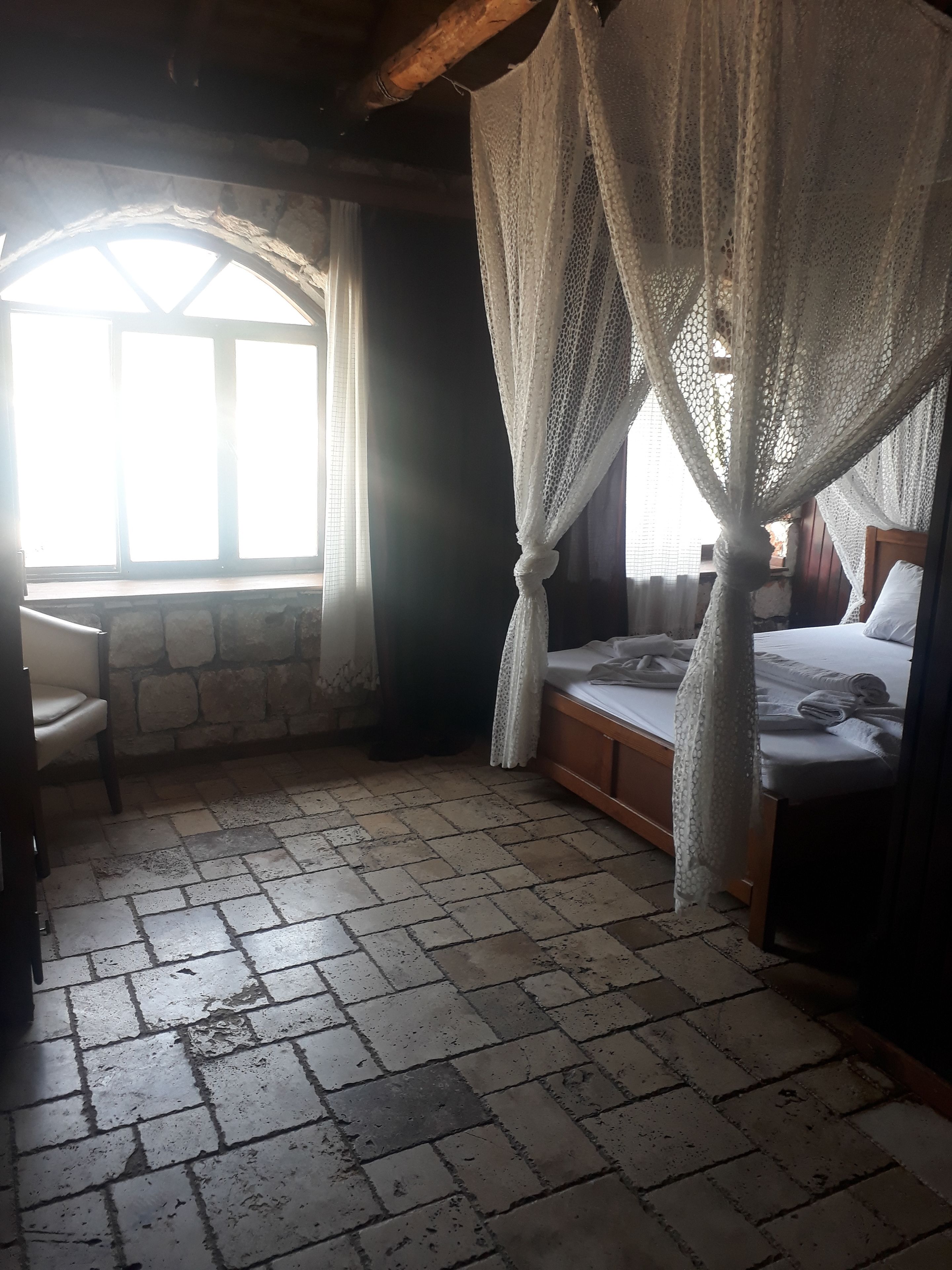 Rollaway beds, free WiFi