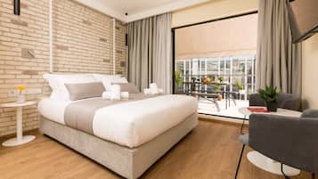 Studio Suite Junior, ban công | 3 phòng ngủ, két bảo mật tại phòng, bàn