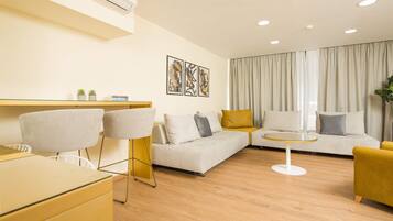 Family Suite, 3 Bedrooms | Bathroom | Hair dryer, bathrobes, slippers, towels