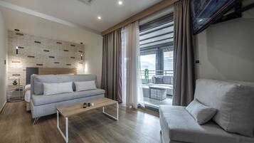 Luxury Double Room, 1 Queen Bed, Non Smoking, Sauna | 3 bedrooms, in-room safe, desk, laptop workspace
