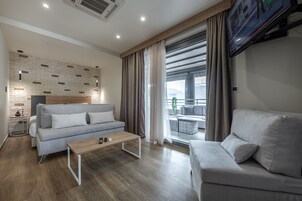 Caja de seguridad en la habitación y escritorio 