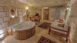 King Cave Room 208