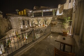 Stone Room with Balcony | Balkon