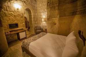 Fairy Chimney Room | Minibar, in-room safe, soundproofing, iron/ironing board