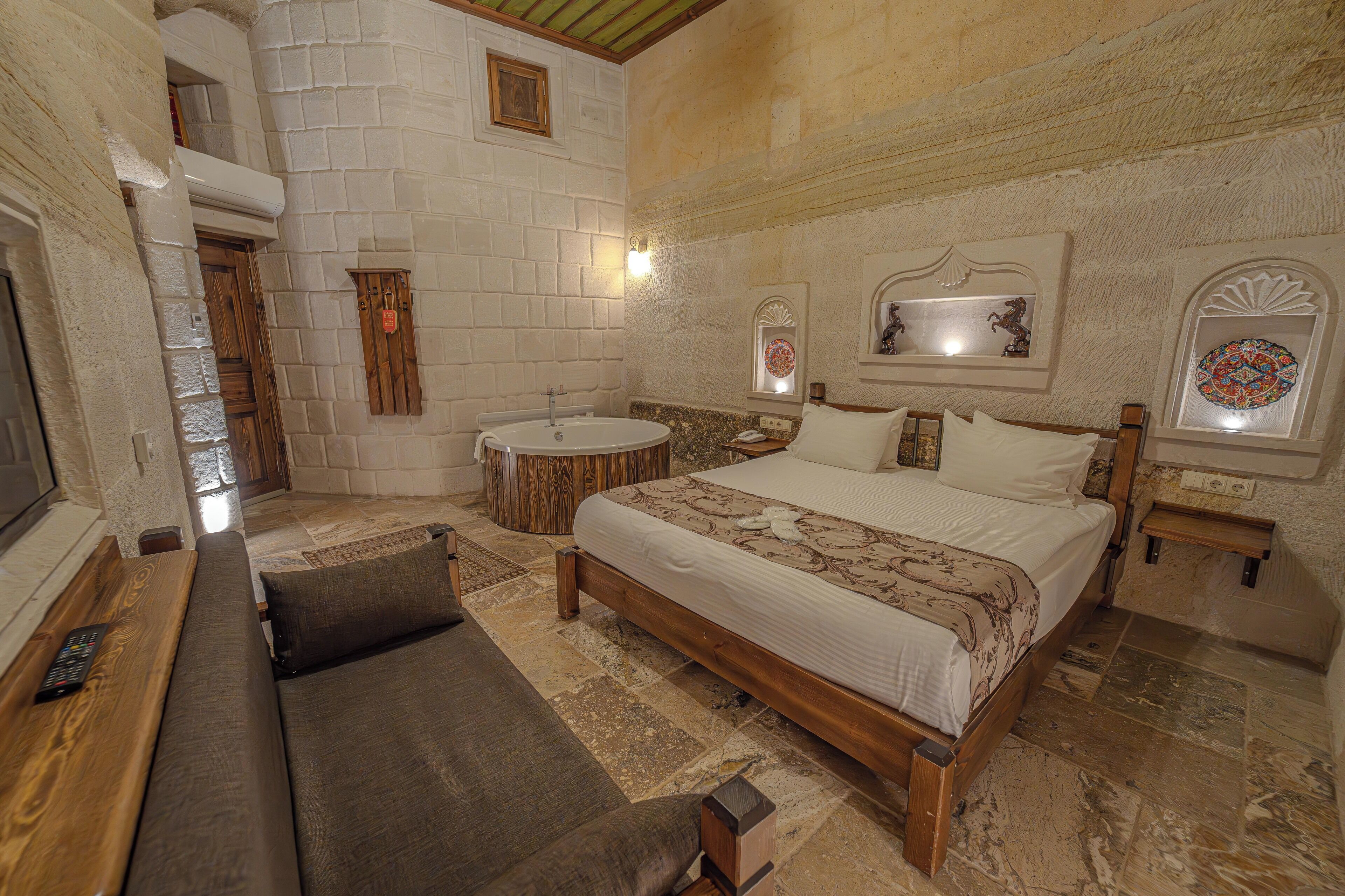 Comfort Cave Room 206