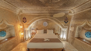 Superior Cave Room 101