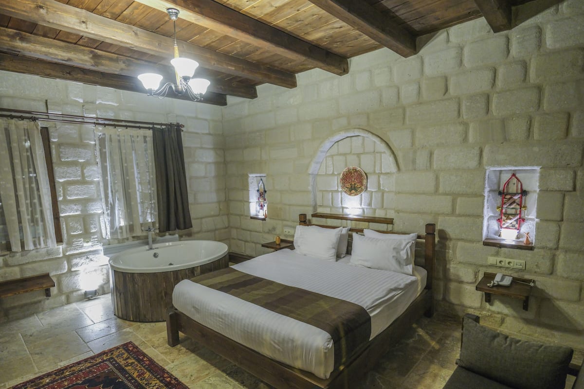 Superior Stone Room 302 | Minibar, in-room safe, soundproofing, iron/ironing board
