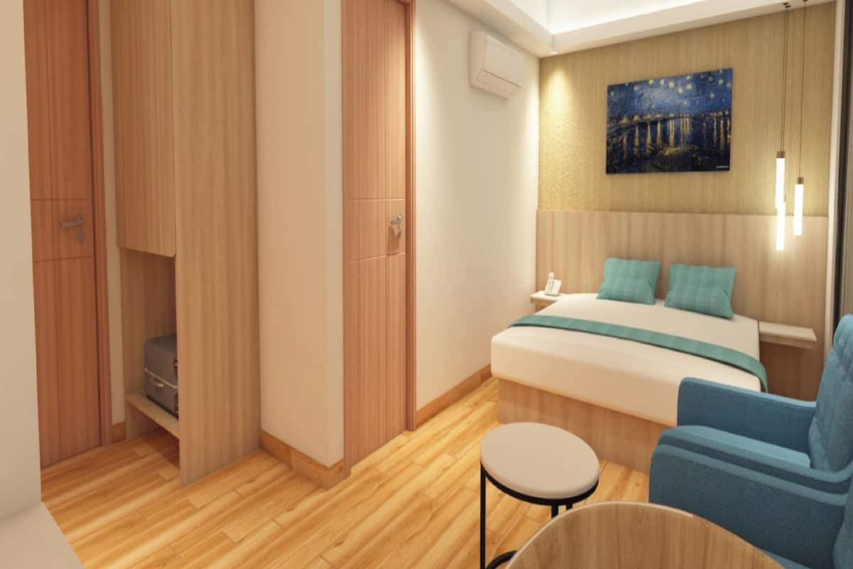 1 bedroom, premium bedding, pillow-top beds, desk