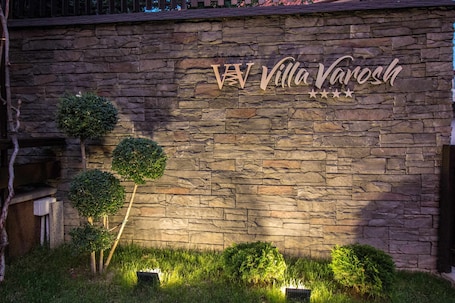 Terraza o patio. Villa Varosh