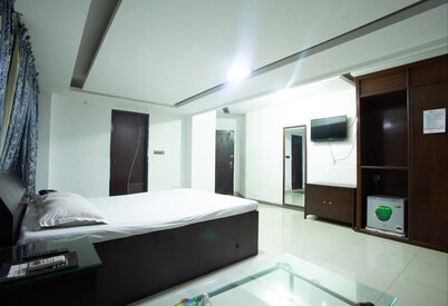 拉克斯酒店及餐厅