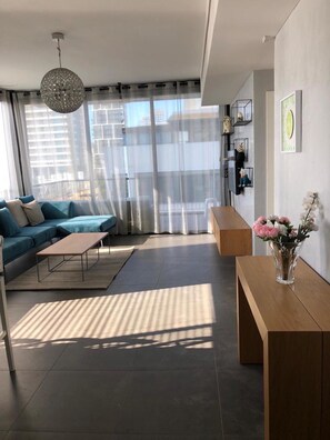 Premium Apartment | Living area | Flat-screen TV - Apt Sea View 50M from Beach (Tel Aviv)