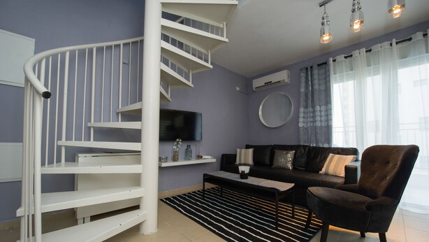 Comfort Apartment | Ruang tamu | TV skrin rata 