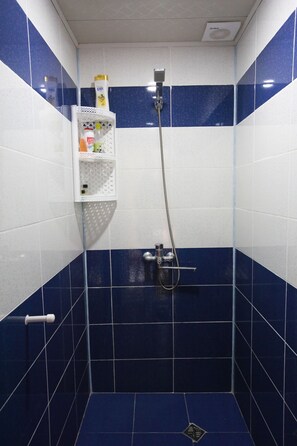 Bồn tắm, khăn tắm