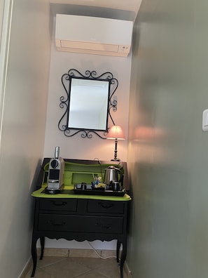Individually decorated, free WiFi, bed sheets