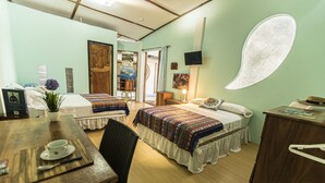 ห้องเบสิกสำหรับสี่ท่าน | เครื่องนอนระดับพรีเมียม, ผ้านวมขนเป็ด, เตียงพร้อมฟูกเสริมที่น  อน