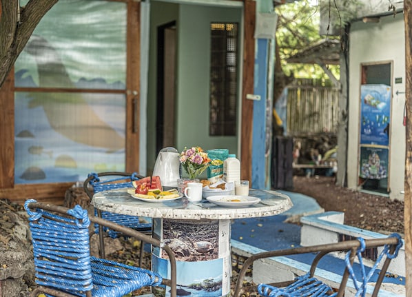 Daily continental breakfast (USD 5 per person) - Casa de Hospedaje Cozy Galapagos (Puerto Ayora)