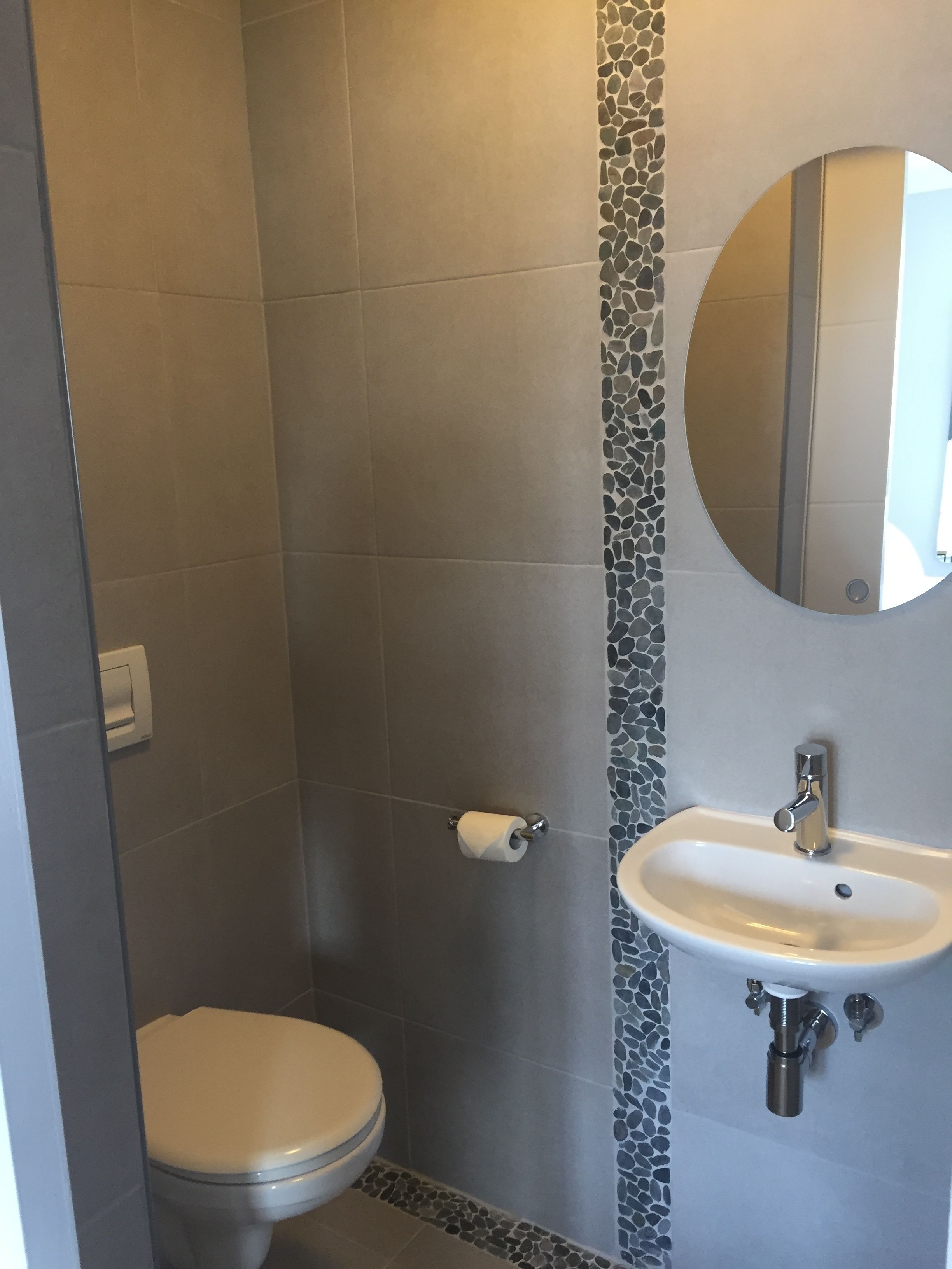 bathtub, free toiletries, hair dryer, towels