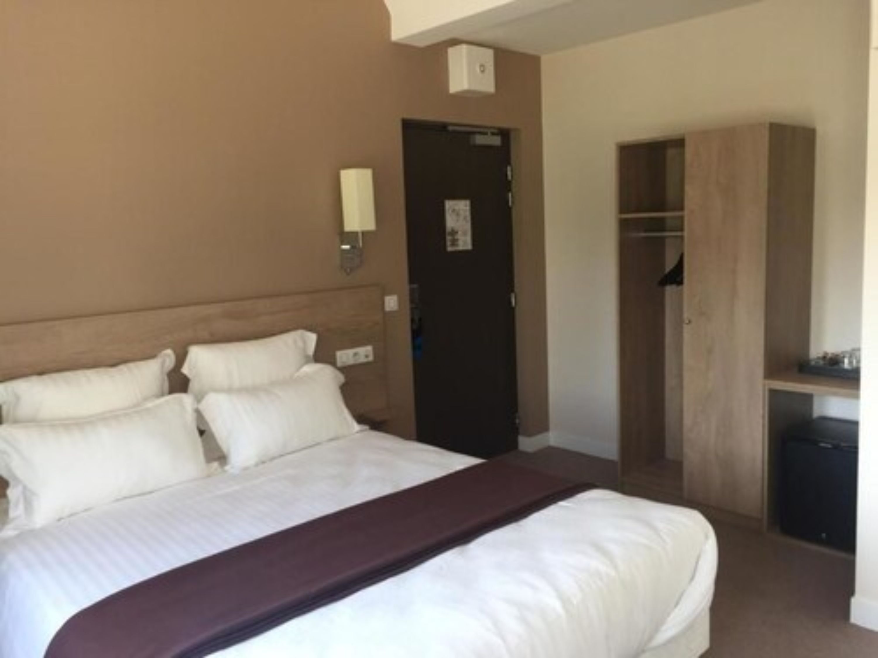 select comfort beds, minibar, individually furnished, iron/ironing board