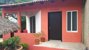 三人房, 陽台 (Gavilan)