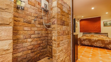 4 Schlafzimmer, Bügeleisen/Bügelbrett, WLAN, Bettwäsche