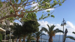 Exterior - Nour (Loutraki-Agioi Theodoroi)