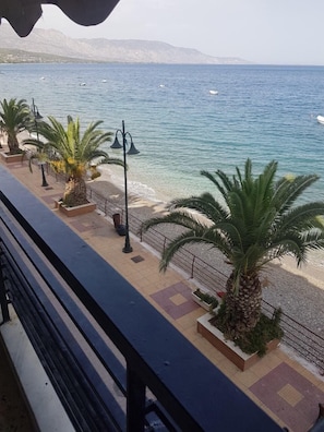 Exterior - Nour (Loutraki-Agioi Theodoroi)