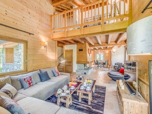 TV, fireplace, stereo - High-end family chalet with sauna and private parking (Champagny-en-Vanoise)