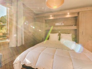 2 室のベッドルーム、WiFi (無料)