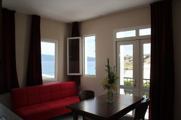 Apartment, 1 Bedroom | Beach/ocean view