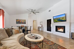 TV - Bermuda Paradise Home with Pool (Bermuda Dunes)