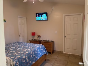 2 chambres, fer et planche à repasser, Wi-Fi gratuit, draps fournis