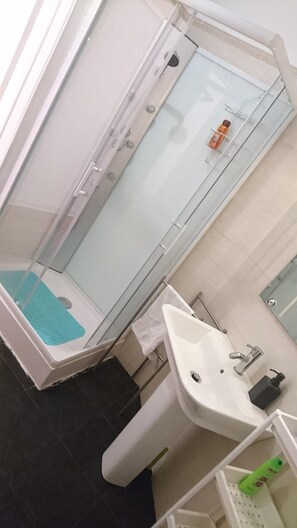 Dusche, Regendusche, Handtücher