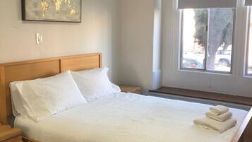 2 bedrooms, desk, iron/ironing board, free WiFi