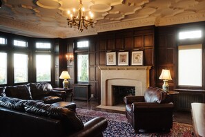 Exclusive Room | Living area