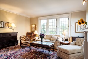 Premier Room | Living room