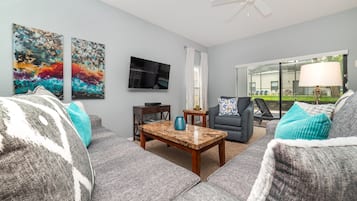 Télévision, jeux vidéo, lecteur de DVD, baby-foot