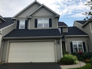 Exterior - Beautiful townhome on golf course. Minutes to historic downtown Saratoga Springs (Saratoga Springs)