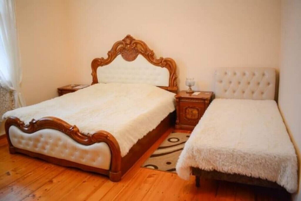 4 makuuhuonetta, silitysrauta/-lauta, Wi-Fi, vuodevaatteet