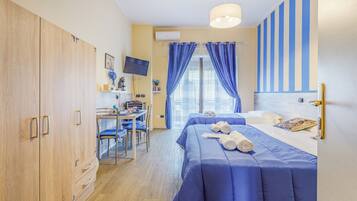 Dreibettzimmer, Mehrere Betten, eigenes Bad (External) | Bettwäsche aus ägyptischer Baumwolle, hochwertige Bettwaren