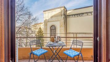 Romantic Triple Room, Multiple Beds, Private Bathroom (External) | Egyptian cotton sheets, premium bedding, down comforters