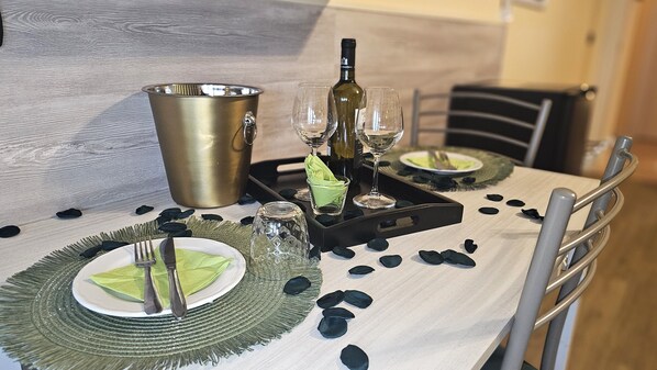 Romantic Triple Room, Multiple Beds, Private Bathroom (External) | Egyptian cotton sheets, premium bedding, down comforters - Opera et Love (Verona)